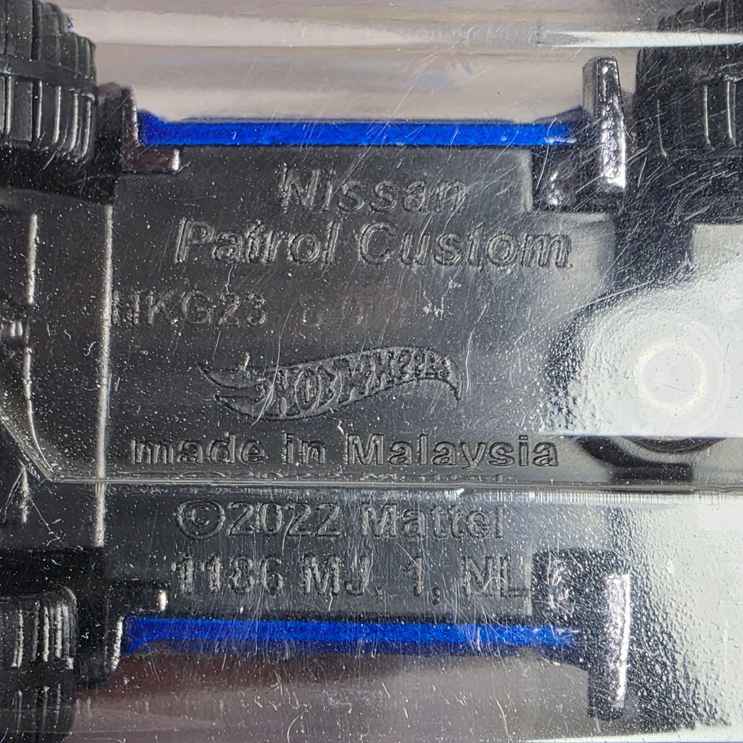 Hot Wheels 2023 Nissan Patrol Custom Die-Cast Toy Car 1/64 Scale Blue & Red