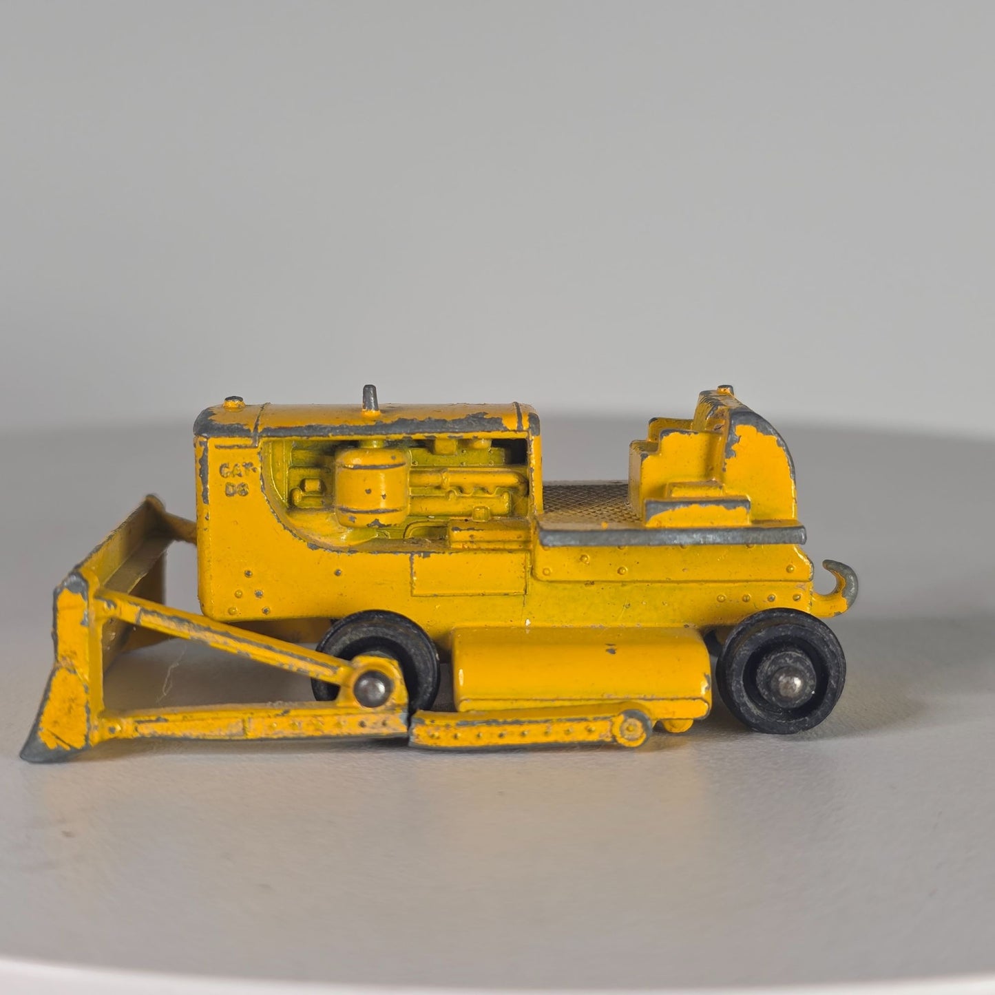 Vintage Lesney Matchbox Series No.18 Caterpillar D8 Bulldozer Collectible Toy