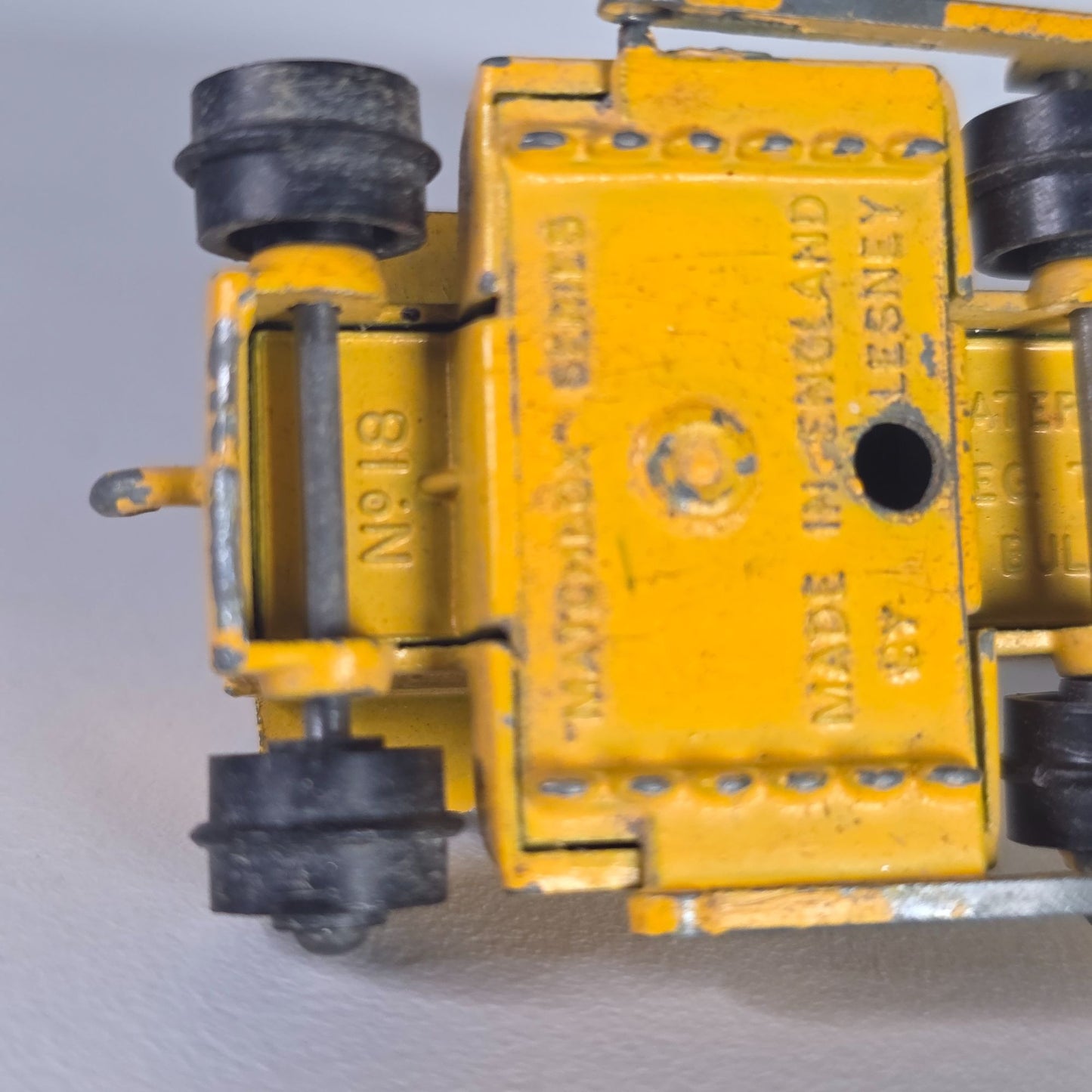 Vintage Lesney Matchbox Series No.18 Caterpillar D8 Bulldozer Collectible Toy