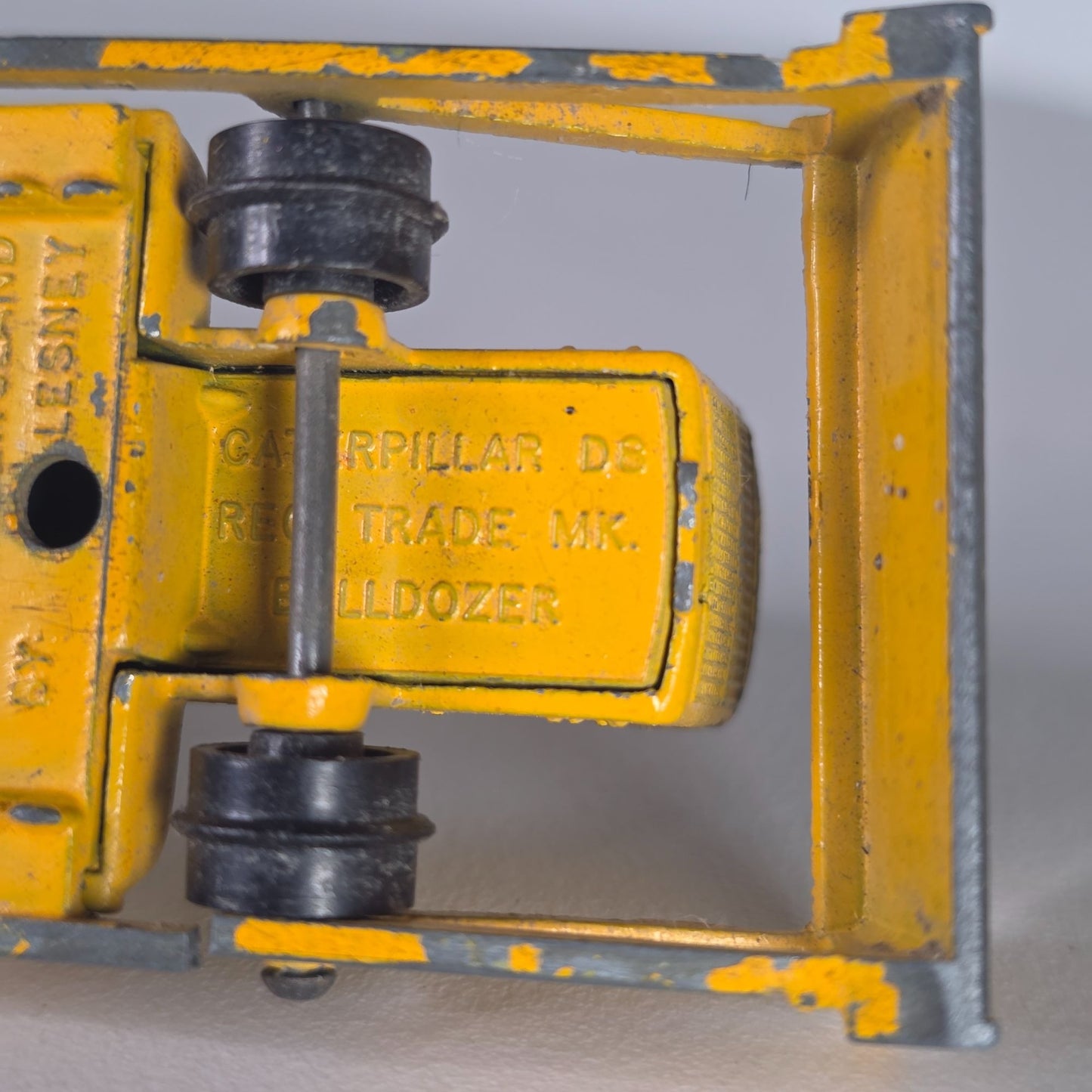 Vintage Lesney Matchbox Series No.18 Caterpillar D8 Bulldozer Collectible Toy