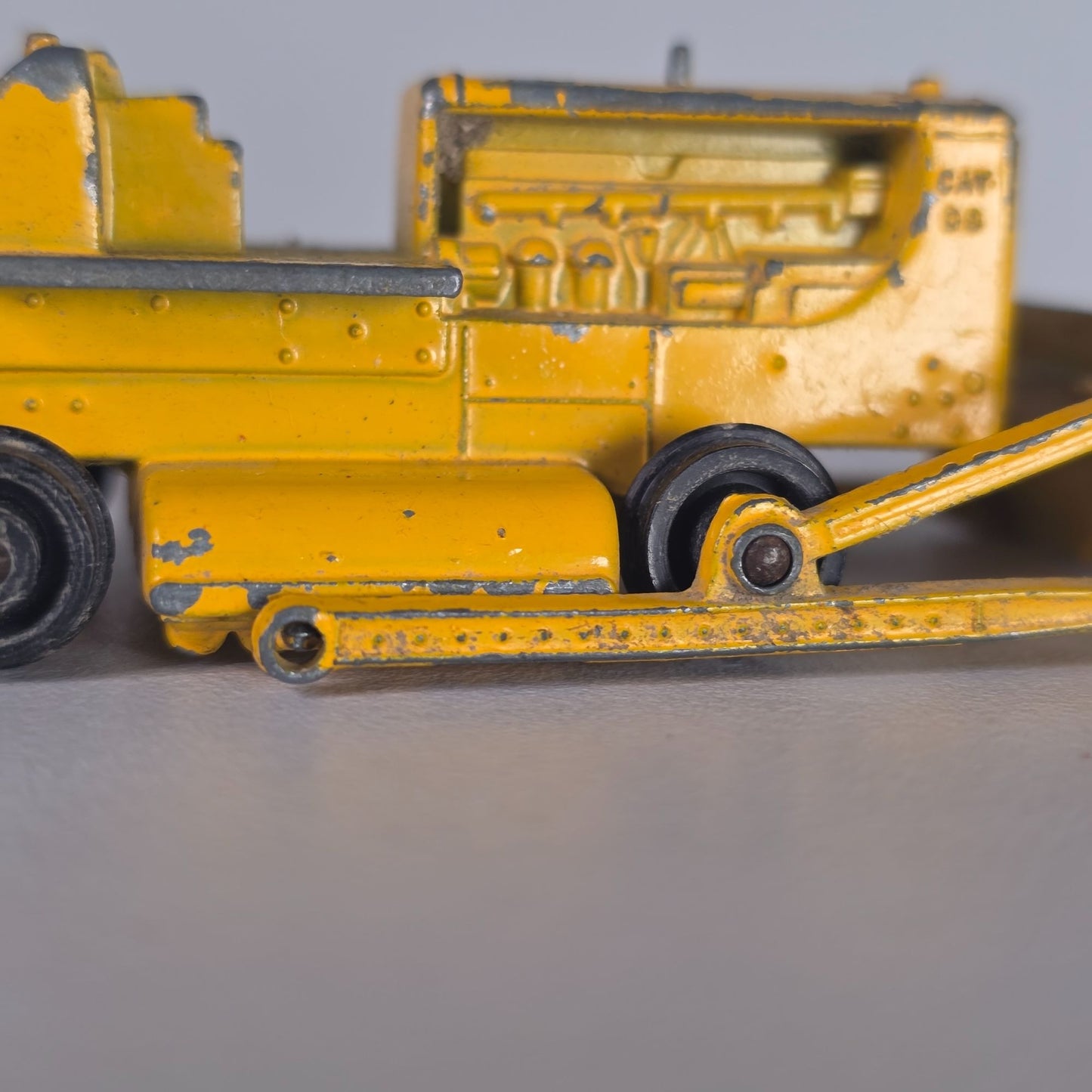 Vintage Lesney Matchbox Series No.18 Caterpillar D8 Bulldozer Collectible Toy
