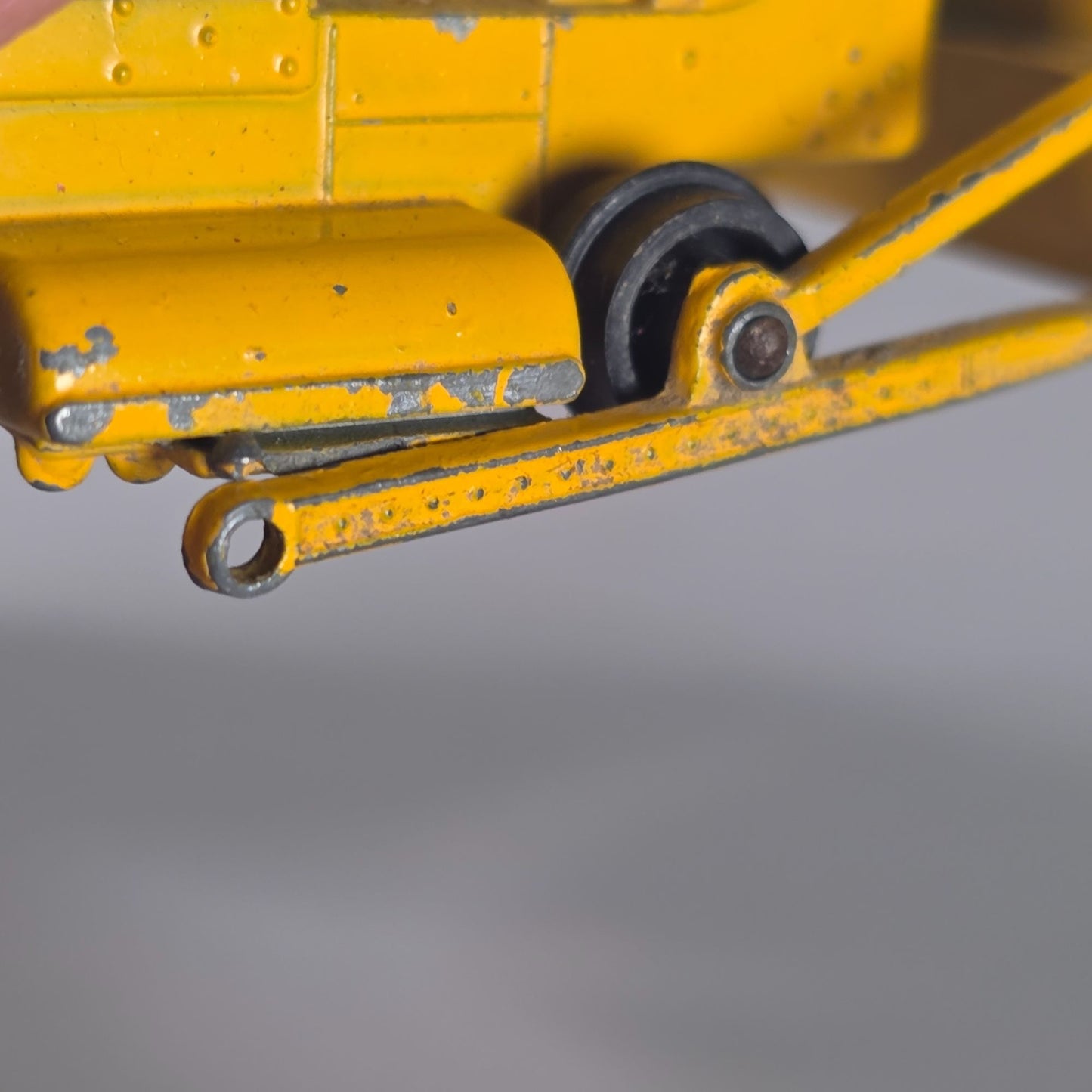 Vintage Lesney Matchbox Series No.18 Caterpillar D8 Bulldozer Collectible Toy