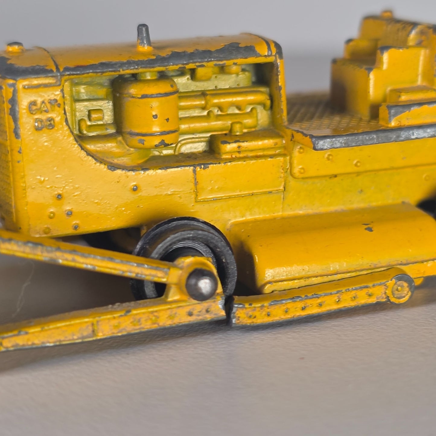 Vintage Lesney Matchbox Series No.18 Caterpillar D8 Bulldozer Collectible Toy