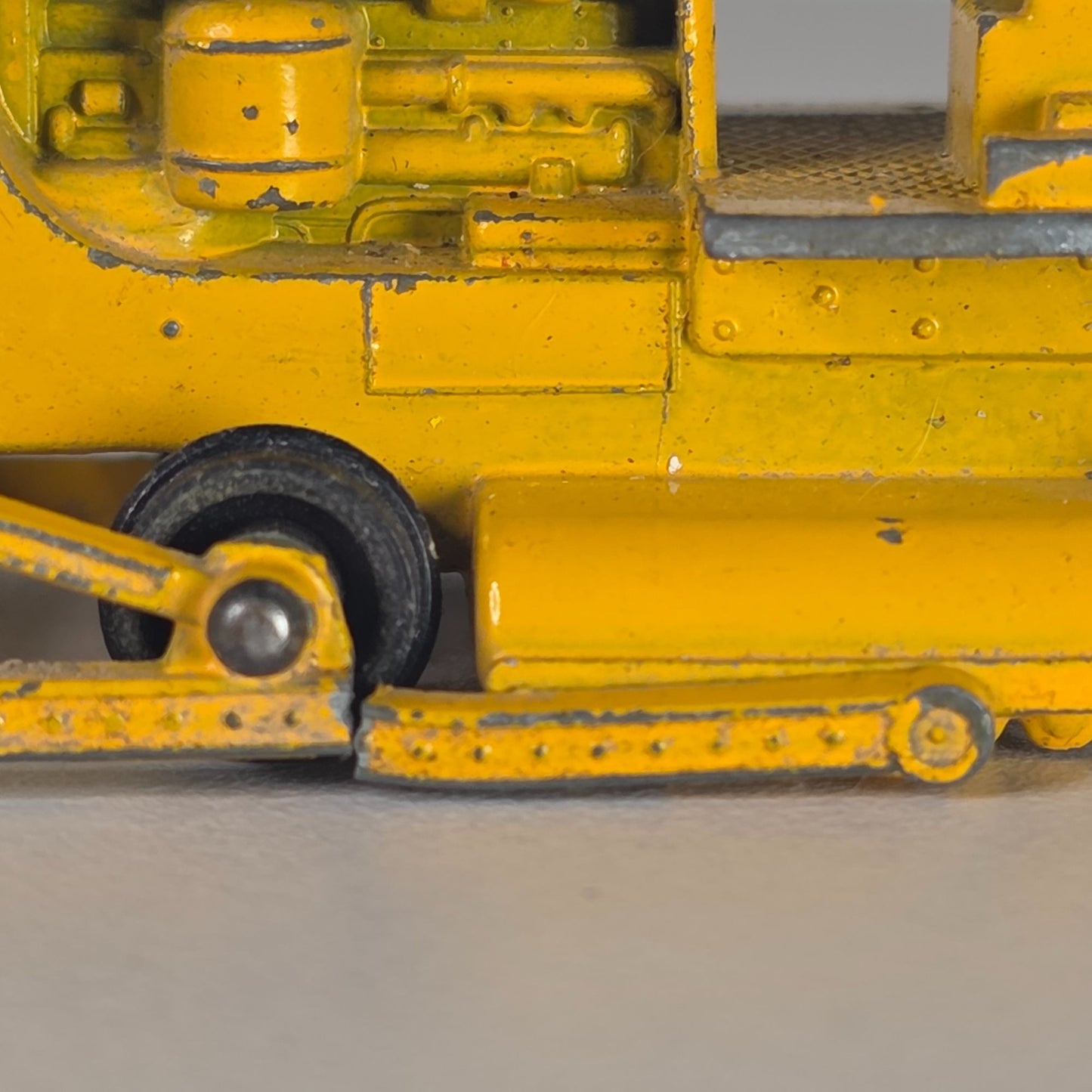 Vintage Lesney Matchbox Series No.18 Caterpillar D8 Bulldozer Collectible Toy