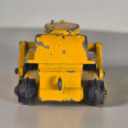 Vintage Lesney Matchbox Series No.18 Caterpillar D8 Bulldozer Collectible Toy
