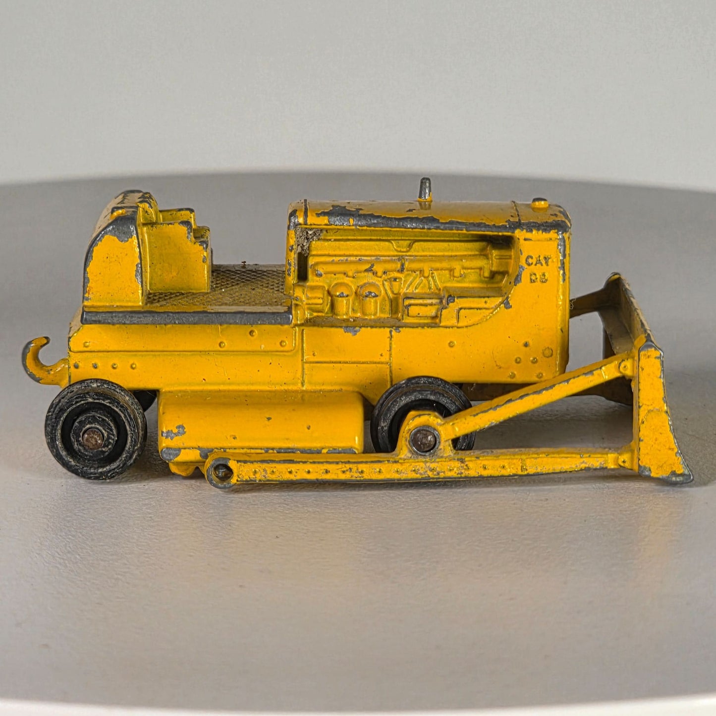 Vintage Lesney Matchbox Series No.18 Caterpillar D8 Bulldozer Collectible Toy