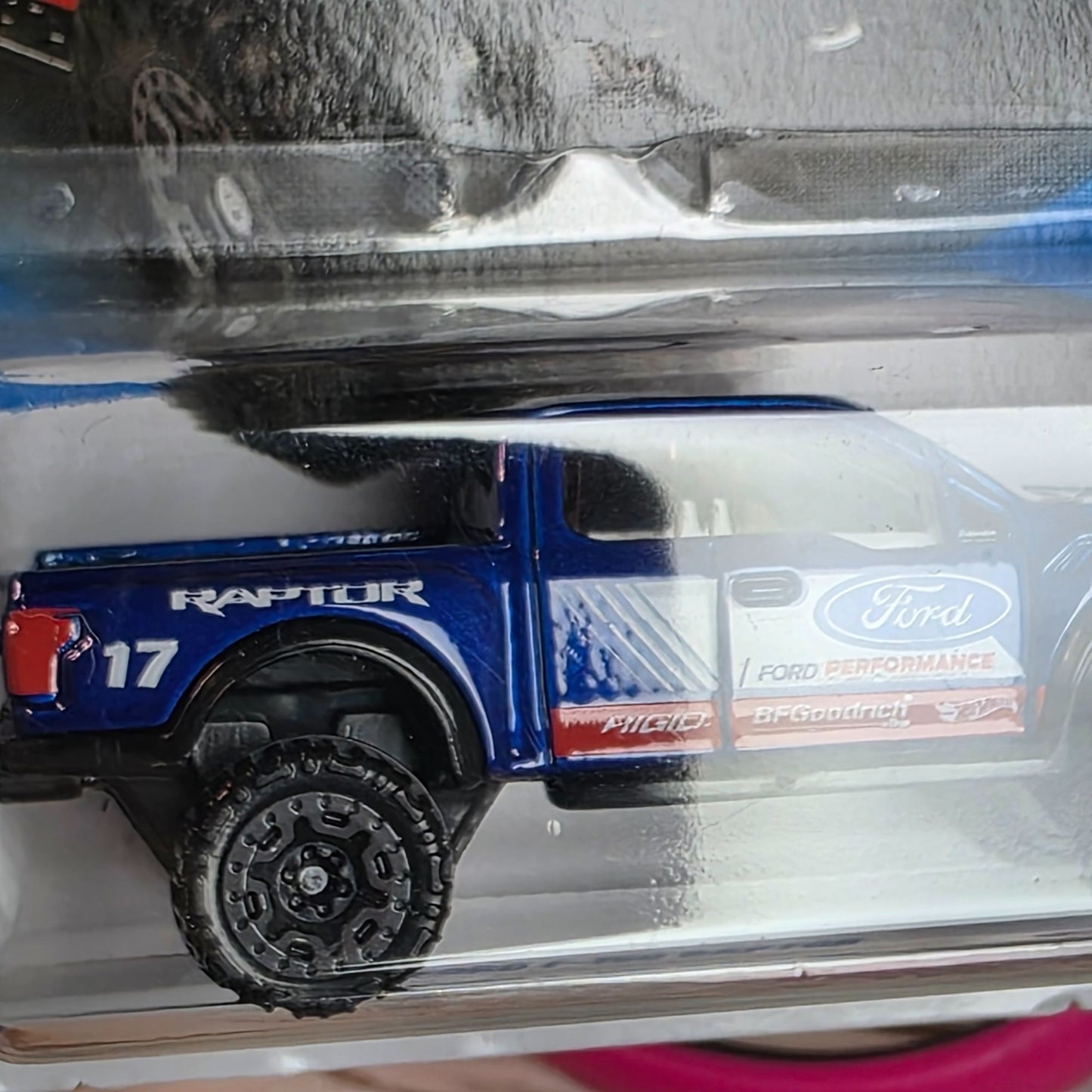 Hot Wheels 17 Ford F-150 Raptor Die-Cast Truck HW Dirt Series Blue/White